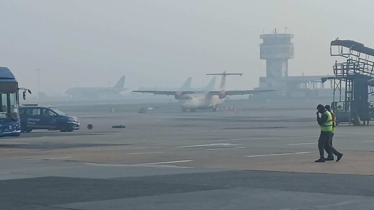 Delhi-NCR Faces Fog, Cold And Severe Air Pollution; Air And Rail Traffic Disrupted On New Year's Day