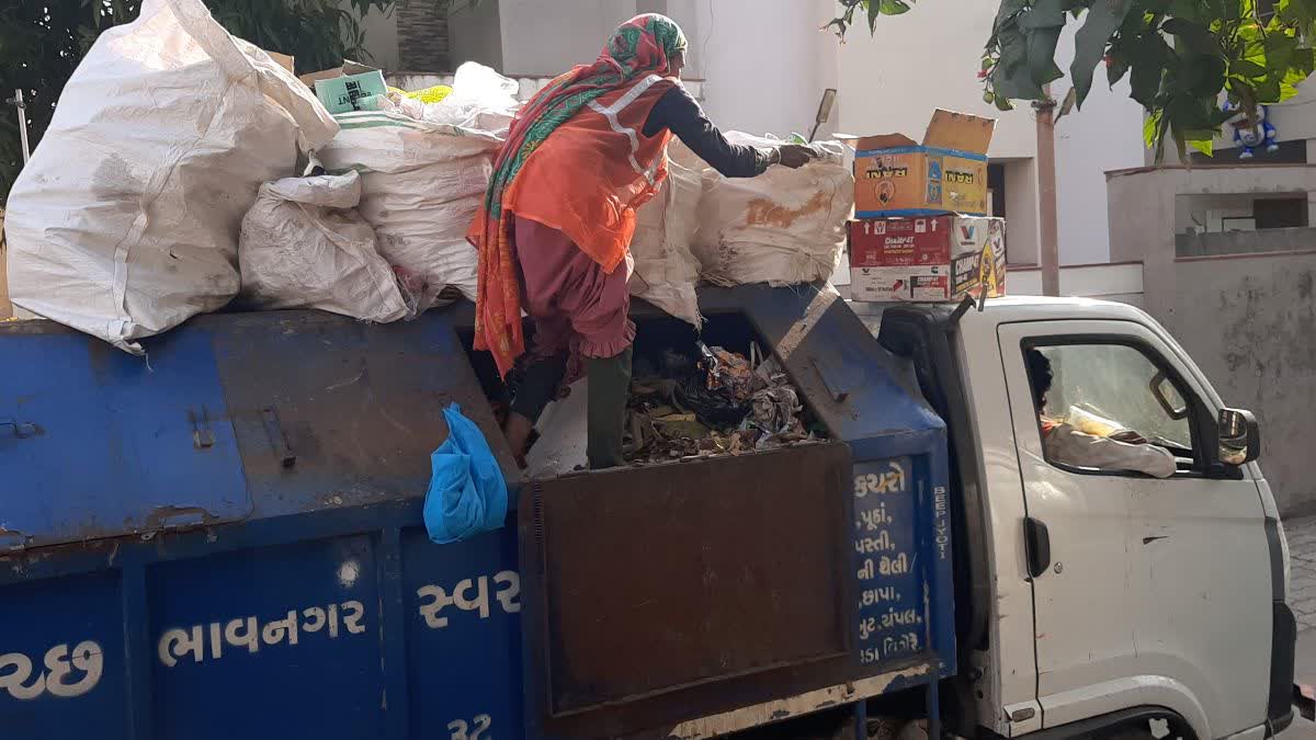 ભાવનગર: ટેમ્પલ બેલને લઈને વિપક્ષની કમિશનરને રજૂઆત, શાસકે આપ્યો વળતો જવાબ