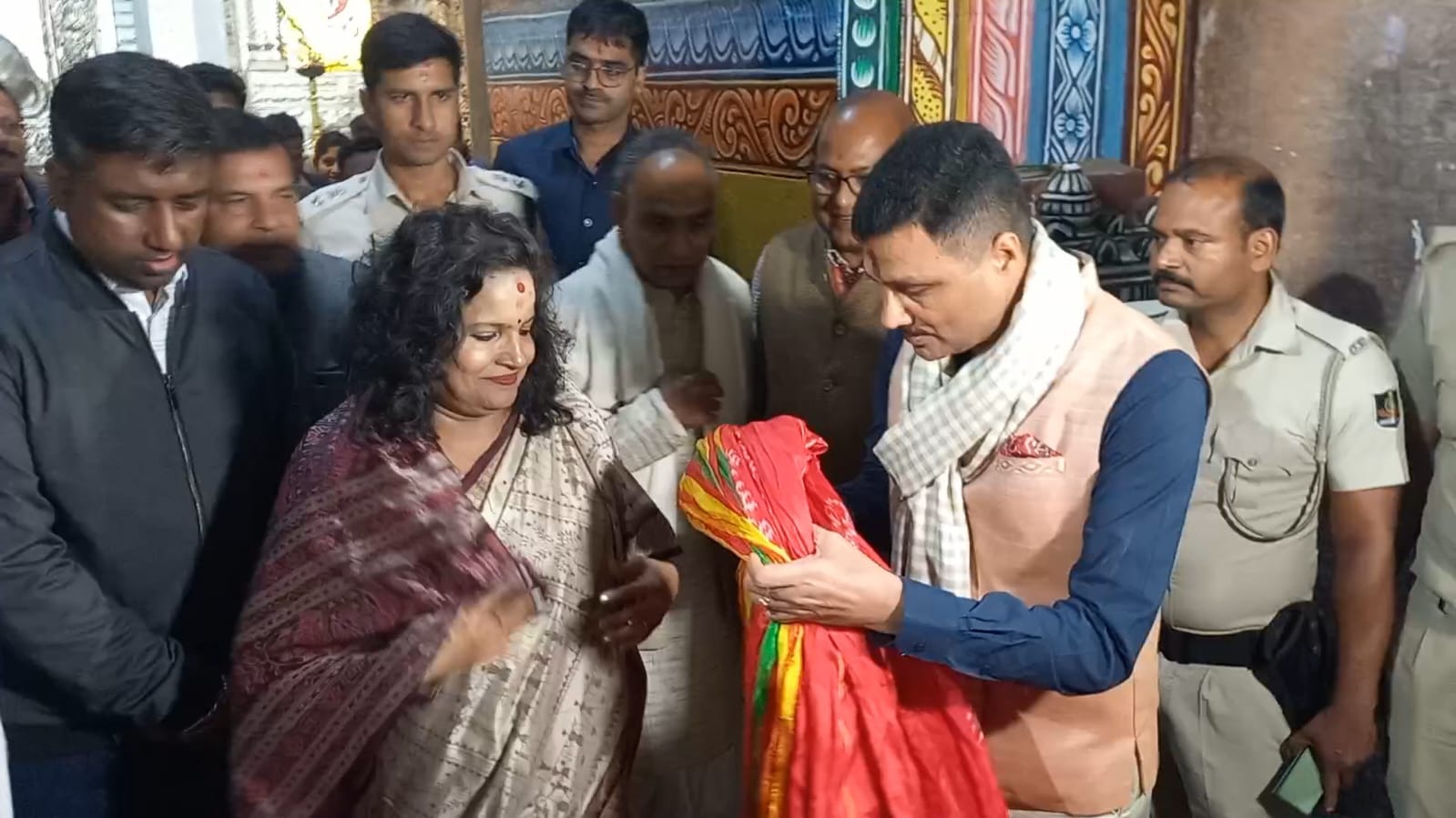 Anu Garg visits puri temple