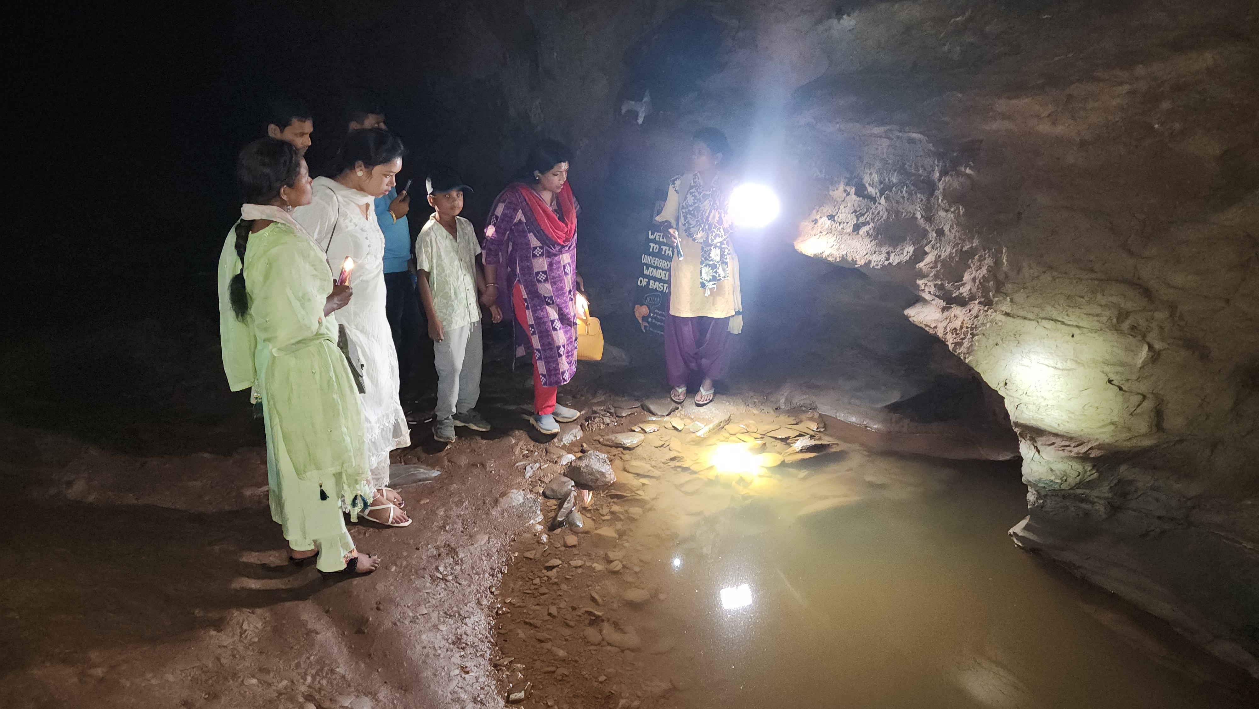 blind fish center of attraction