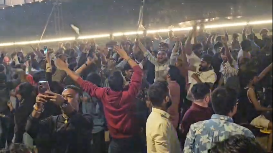 ડીજે તાલે યુવા ધન ઝુમ્યું