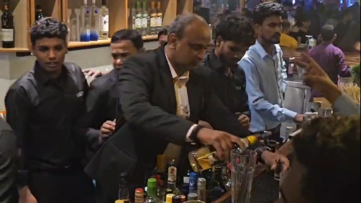 દમણમાં શરાબની છૂટ હોવાથી લોકોએ મનમુકીને ઢીંચ્યો દારૂ