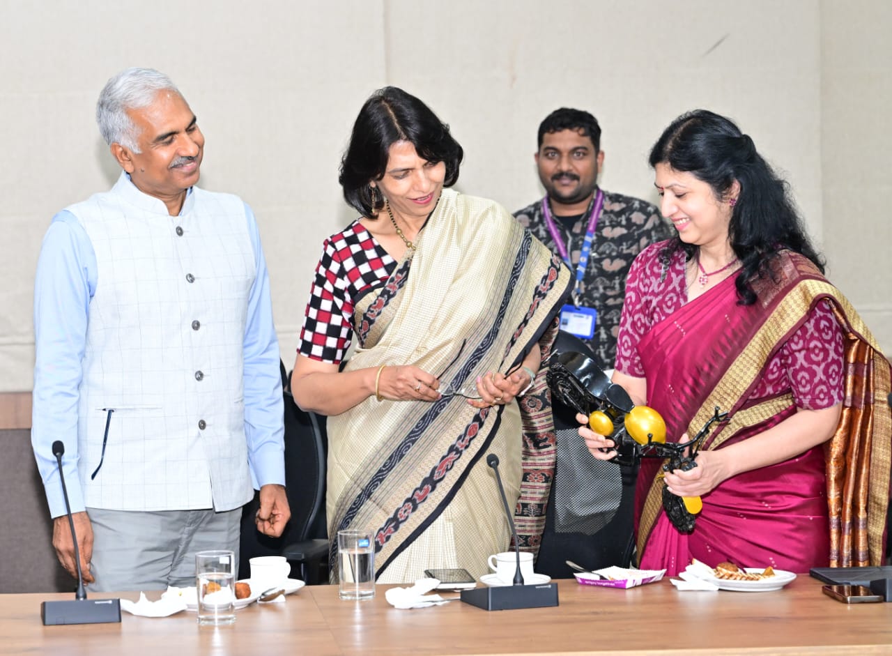 Manoj Ahuja retirement