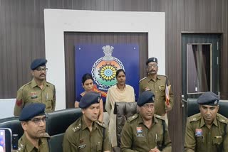 Jewelry worth 20 lakhs was stolen