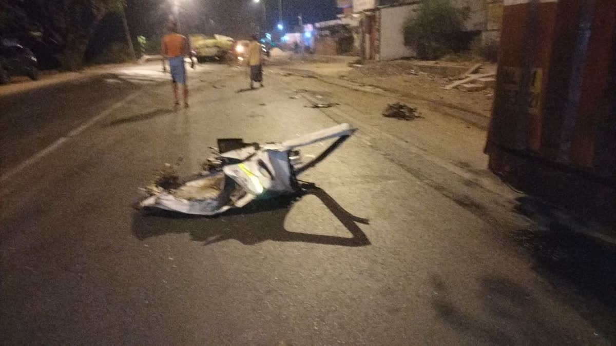 Trailer and container collided in Kawardha