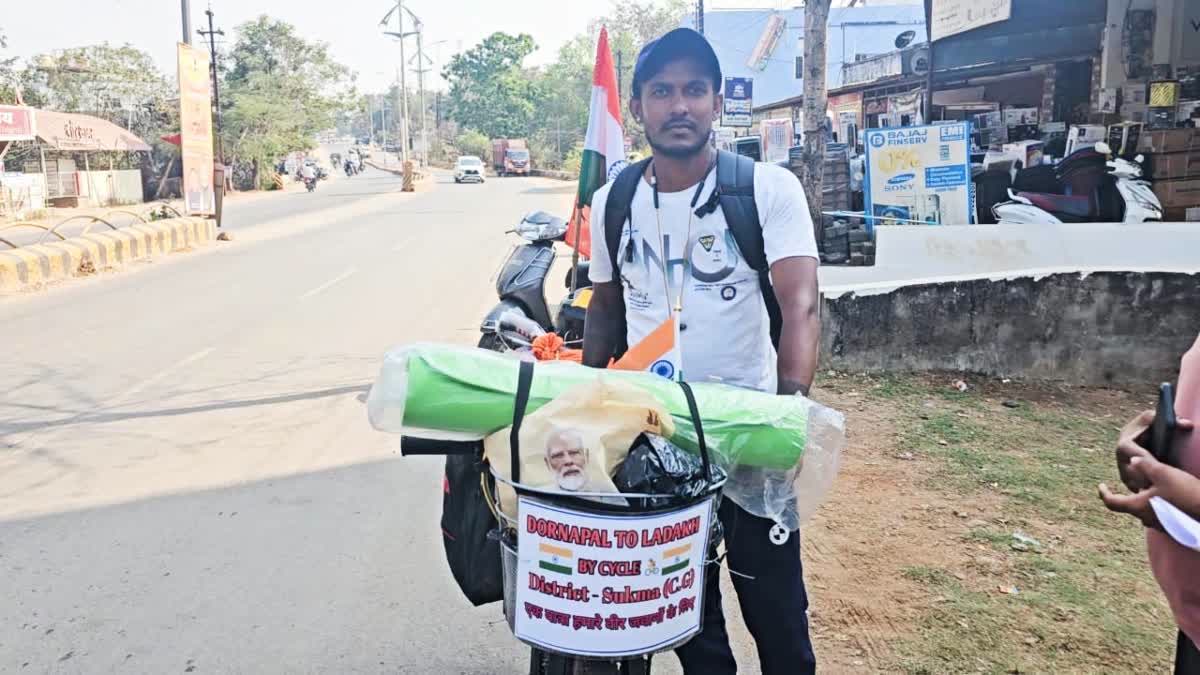 Youth Embarks On Chhattisgarh-Ladakh Cycling Expedition To Honour Martyrs