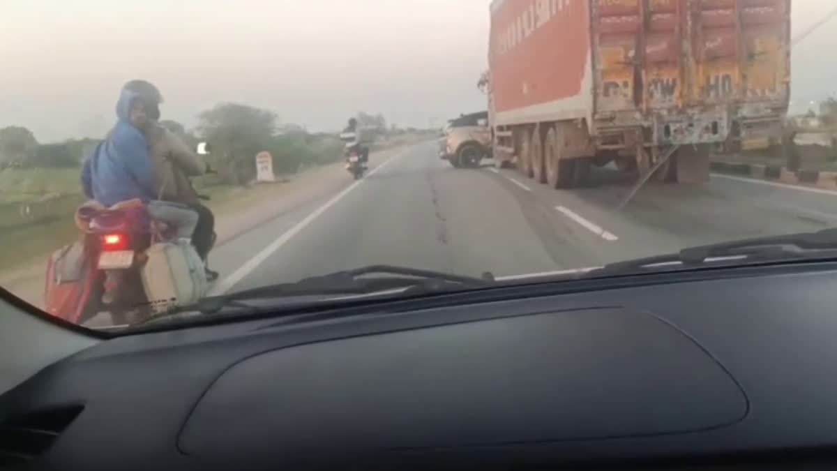 GWALIOR TRUCK DRAGGED CAR