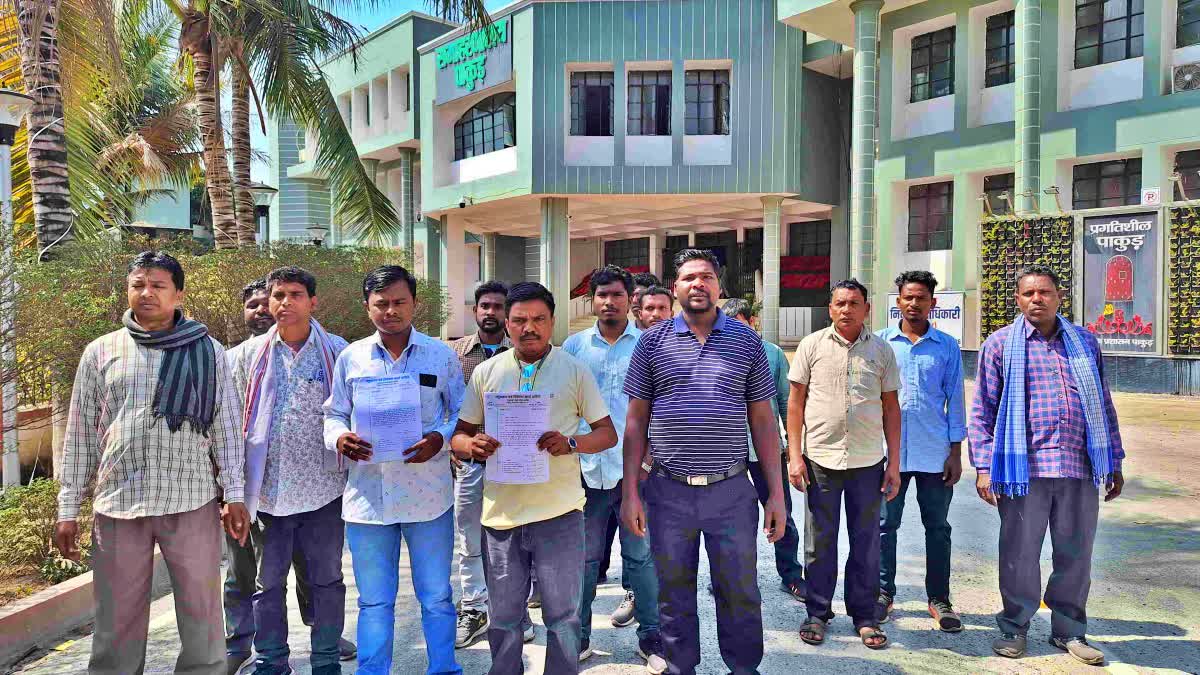 DISPLACED FAMILIES IN PAKUR