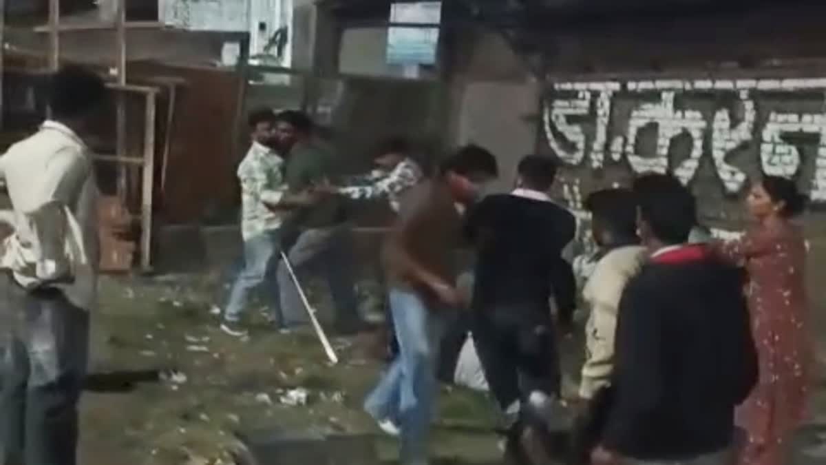 RUDRAPUR TWO GROUP FIGHT