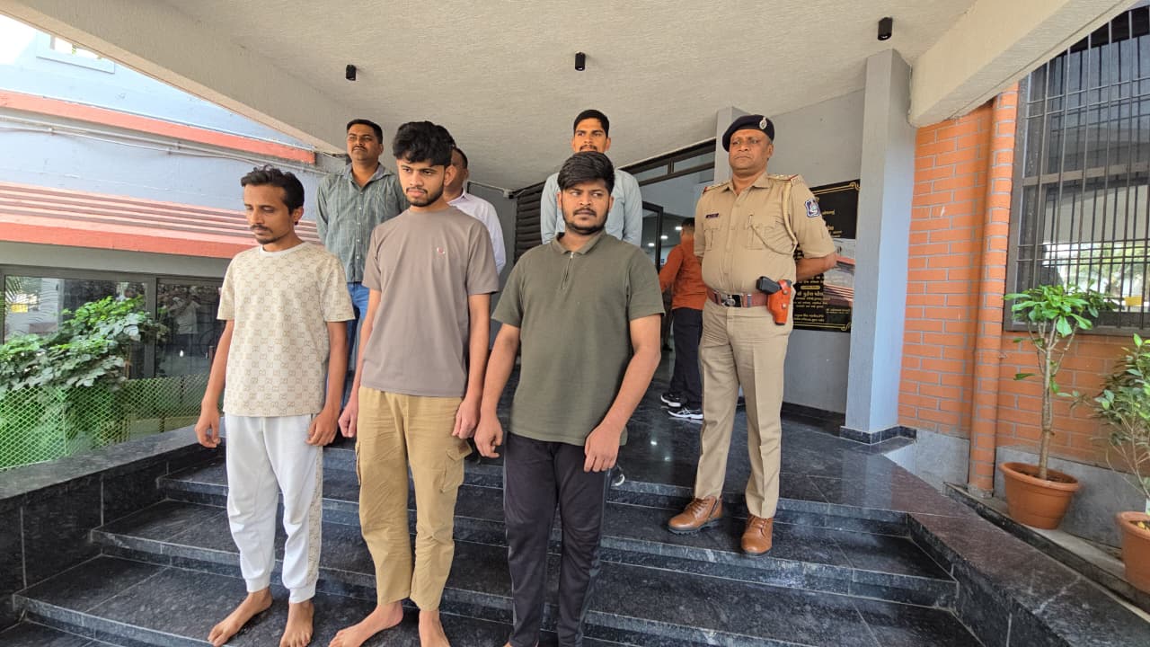 ઝડપાયેલ આરોપીઓ