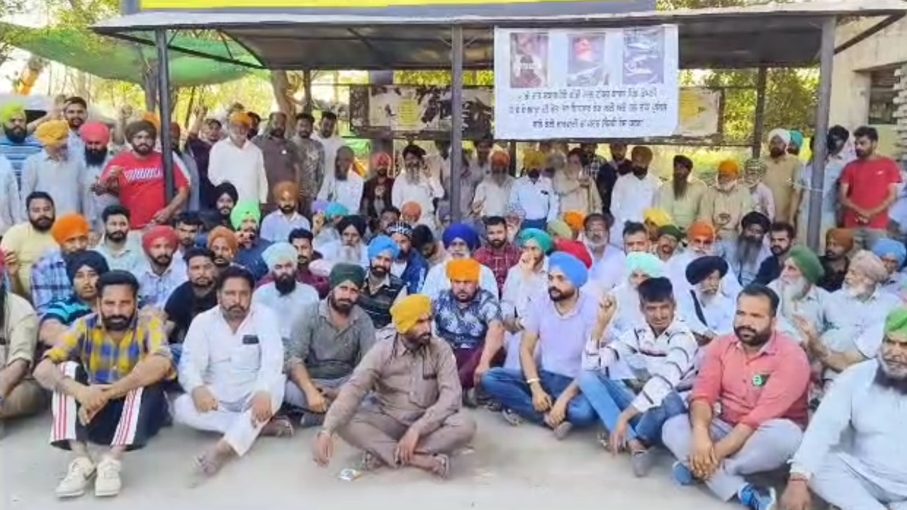 scorpio car hits motorcycle, two died,