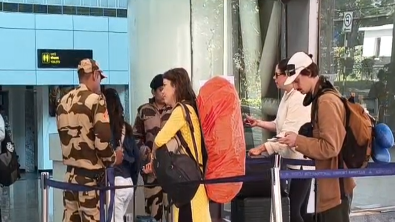 Dubai-UAE flights cancelled