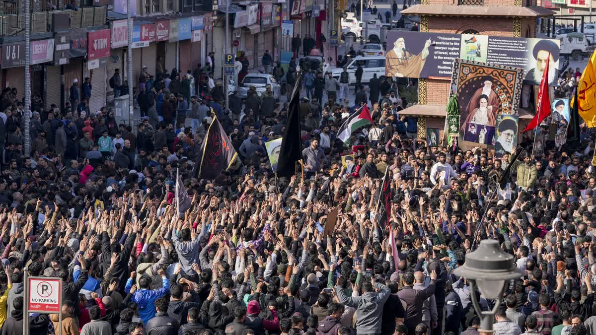 جموں و کشمیر میں آیت اللہ خامنہ ای کی ہلاکت پر احتجاجی مظاہرے: جموں سے سرینگر تک ریلیاں، تعلیمی ادارے بند، ہڑتال کی کال، سکیورٹی ہائی الرٹ