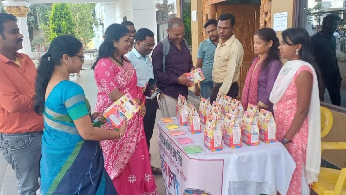 Natural Holi Colours Making