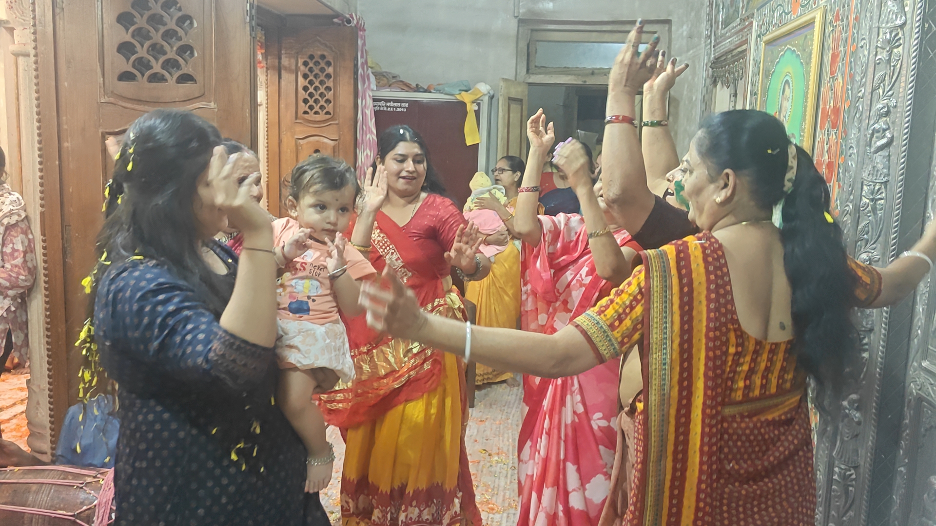 Mothe daughter in law Holi