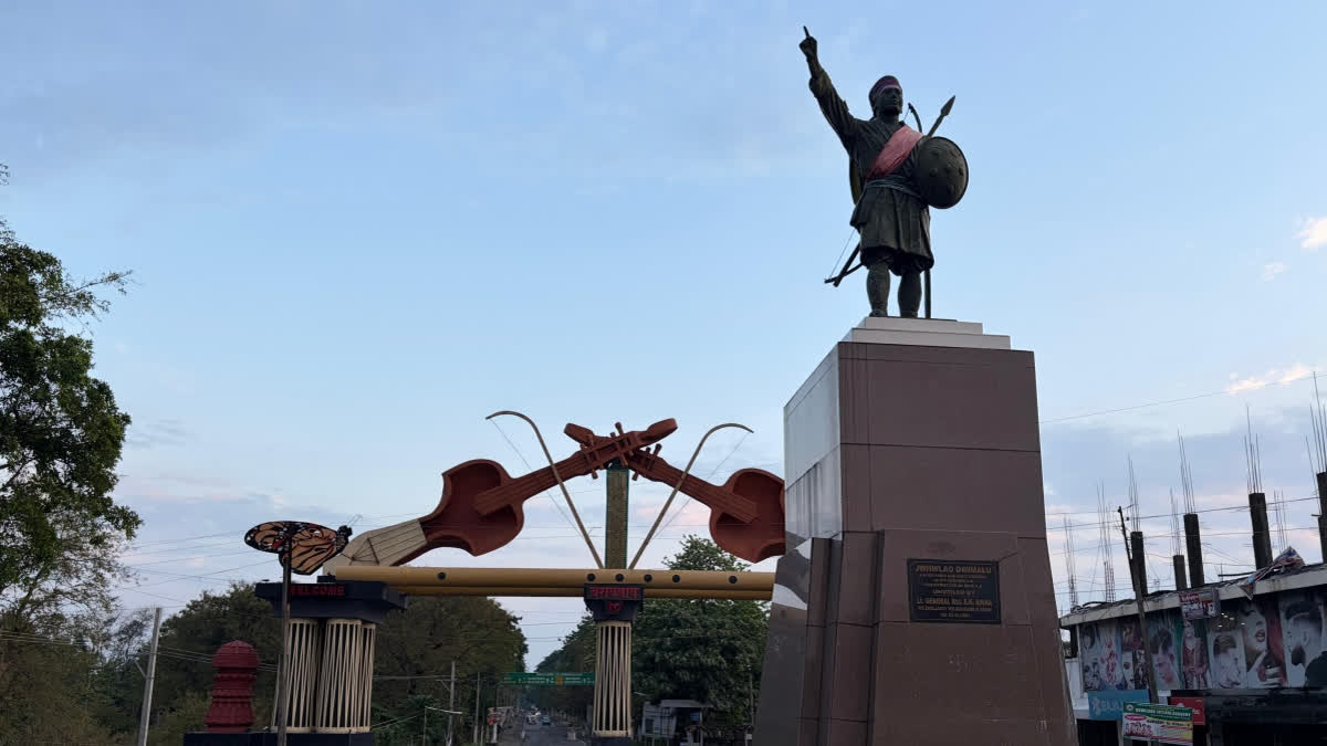 A statue of Jwhwlao Dwimalu, a historical military figure from the 8th century, at the entry point to Kokrajhar.