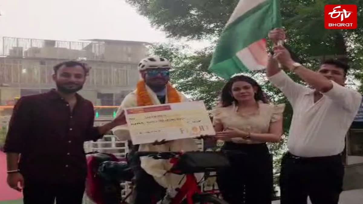 कारगिल शहीदों की याद में शिवम की साइकिल यात्रा.