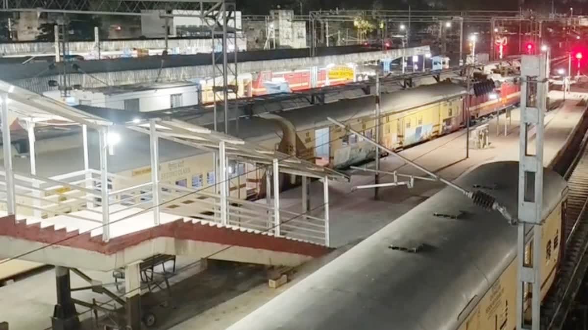 Ujjain station 23 Minors rescue