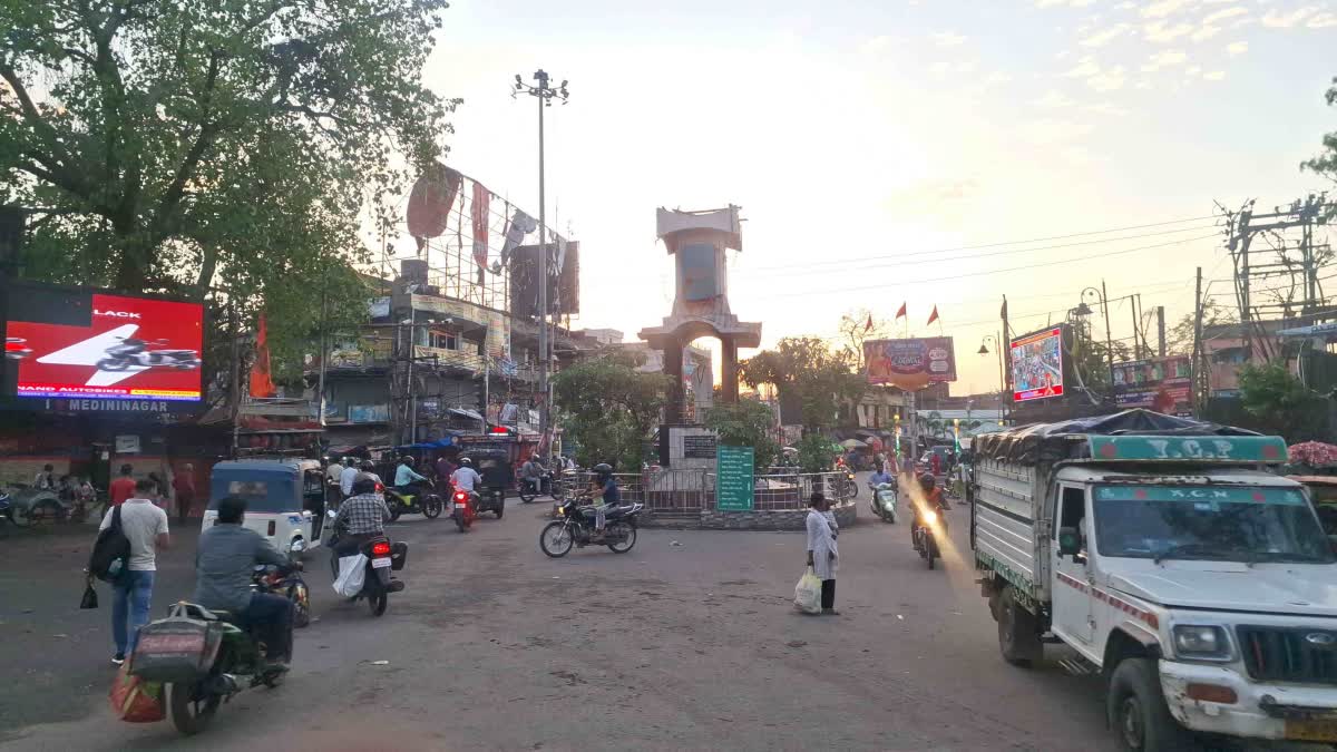 Medininagar Municipal Corporation will made Six Way Intersection as Green Zone In Palamu