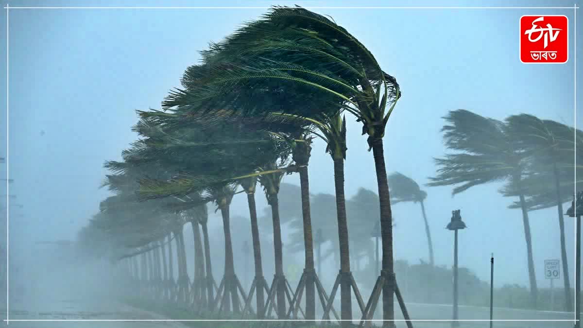 IMD monsoon knocks on kerala door : heavy rain alerts issued