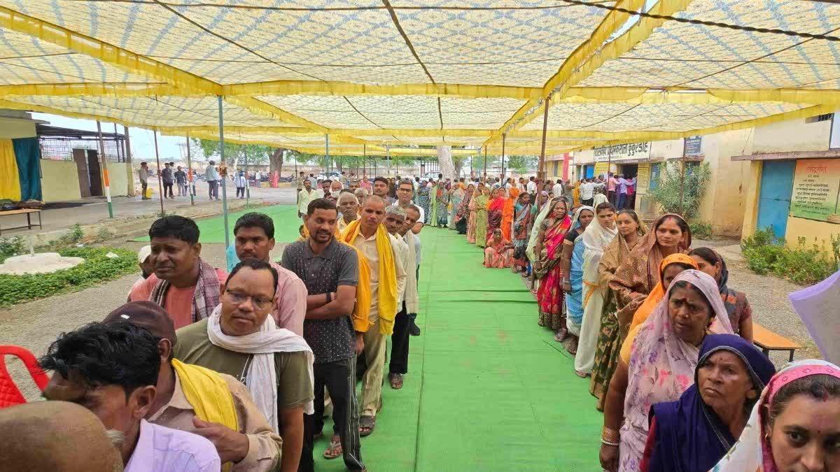 voters gathered in Kukurdi panchayat