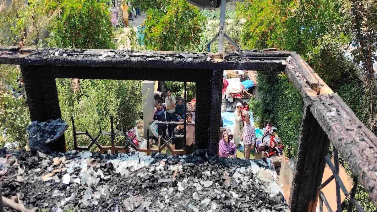 پلوامہ کے پائیر گاؤں میں رات کے دوران آتشزدگی، دو منزلہ رہائشی مکان کو بھاری نقصان
