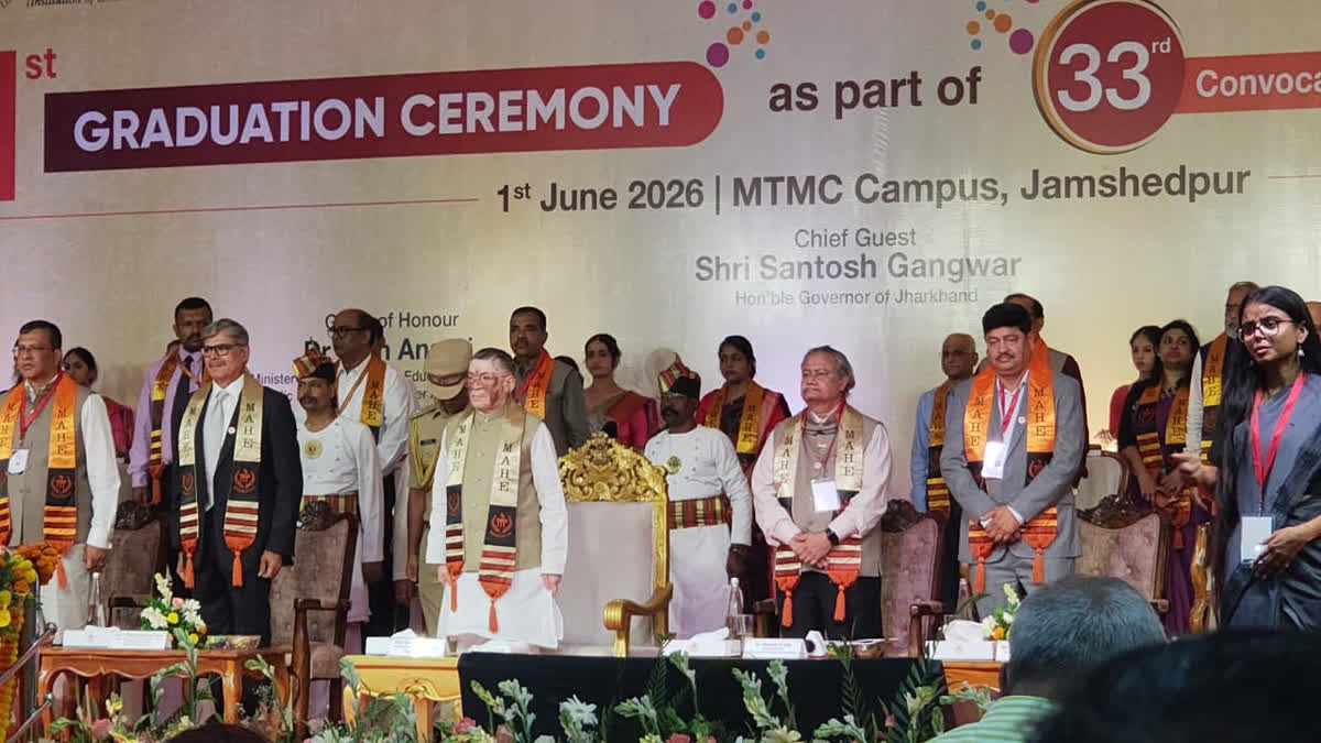 चिकित्सा सिर्फ एक पेशा नहीं मानवता का मिशन भी हैः संतोष गंगवार Governor Santosh Gangwar