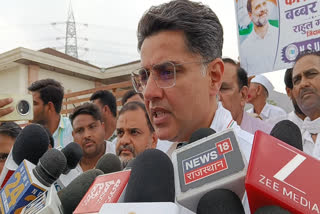 Pilot speaking to the media in Pushkar
