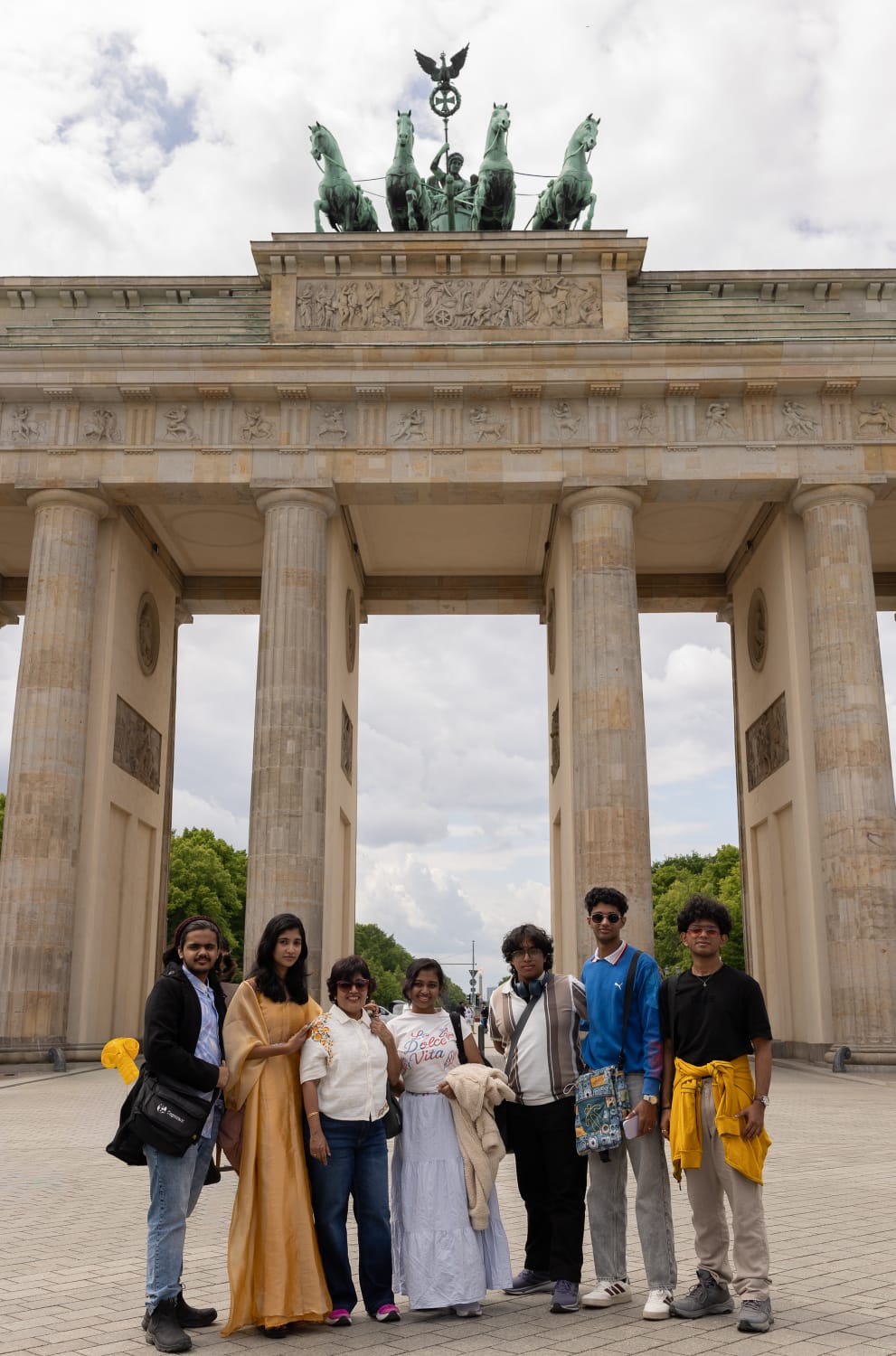 KERALA STUDENTS VISIT BUNDESTAG  GERMAN BUNDESTAG IN BERLIN  STUDENT VISIT GERMAN PARLIAMENT  KERALA STUDENTS IN GERMAN