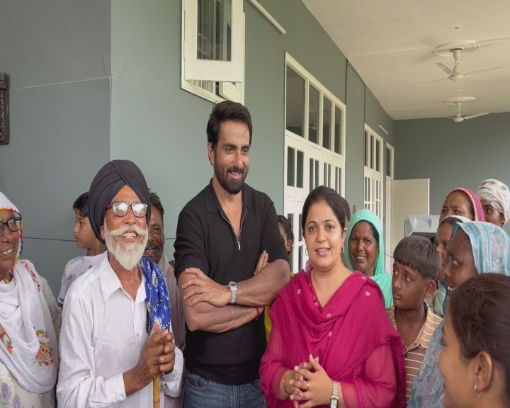 ਬੇਅਦਬੀ ਸੋਧ ਕਾਨੂੰਨ 'ਤੇ ਸੋਨੂੰ ਸੂਦ ਦੀ ਨਸੀਹਤ, "ਬਿਨਾਂ ਪੜ੍ਹੇ ਕੋਈ ਕਾਨੂੰਨ ਪਾਸ ਨਹੀਂ ਹੋਣਾ ਚਾਹੀਦਾ" Bollywood actor and social worker Sonu Sood