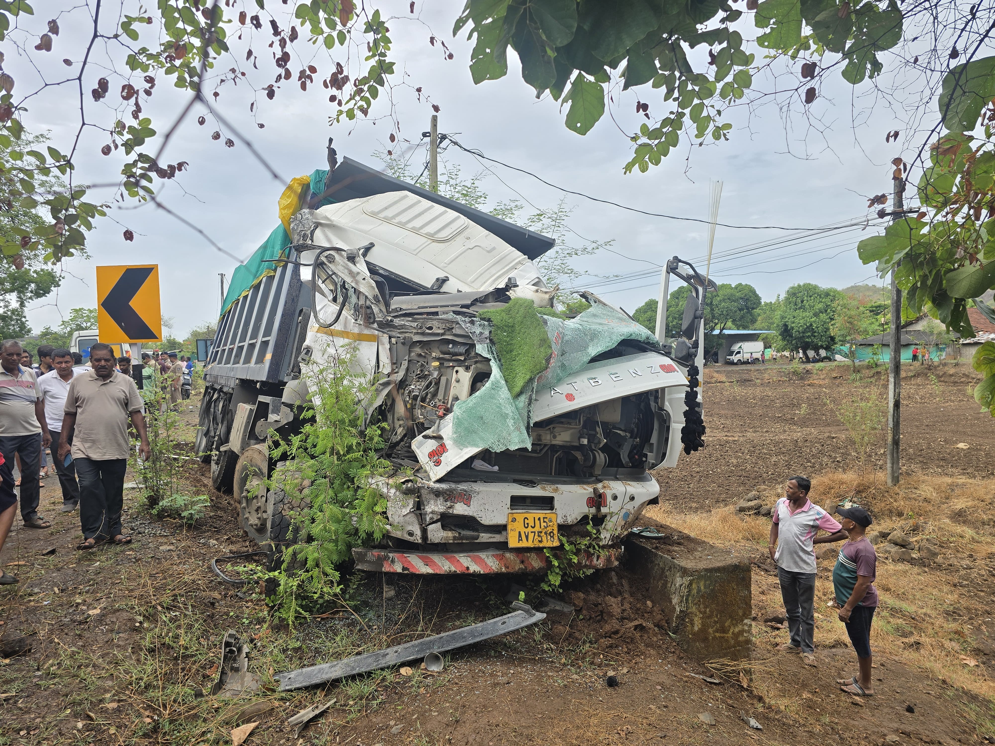અકસ્માતમાં ટ્રકના ક્લિનરનું મોત
