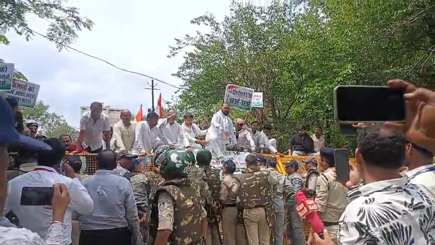 Seoni leaders police Clash