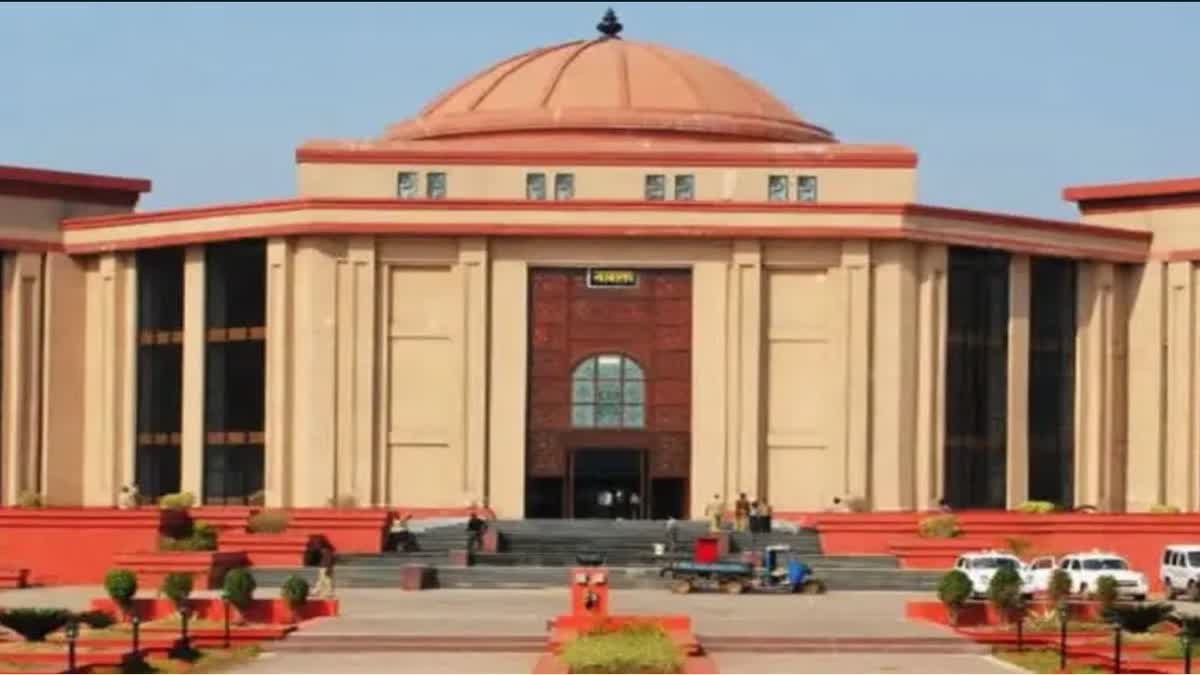नेशनल हाइवे में मवेशियों की मौत पर छत्तीसगढ़ हाईकोर्ट, कहा- "काऊ कैचर क्या  सिर्फ दिखावे के लिए"