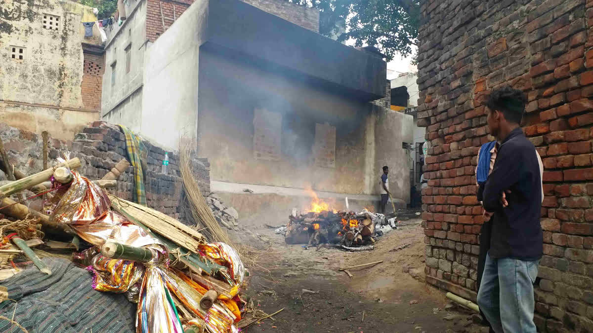Cremations On Streets, Rooftops As Ganga Ghats In Varanasi Flooded