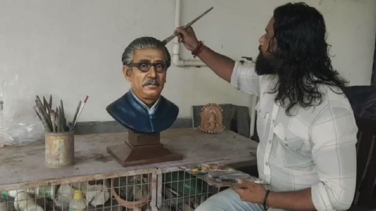 With Respect, From Bengal: Nadia Sculptor Crafts Bangabandhu Bust for Special Dispatch To Bangladesh