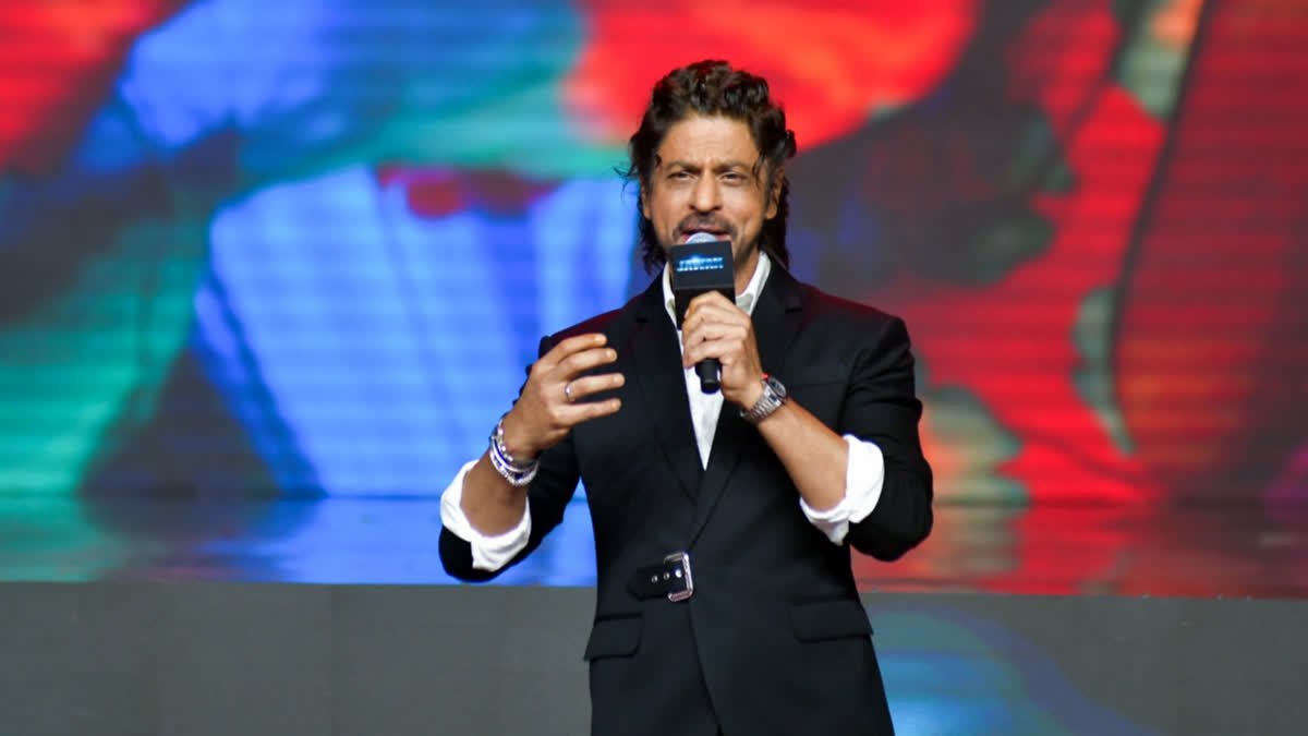 Winners of the 71st National Film Awards got announced and Shah Rukh Khan shares top honour with Vikrant Massey.