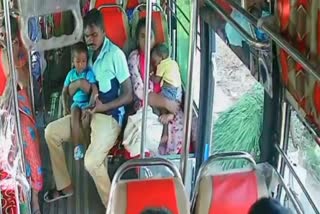 குழந்தை கீழே விழுந்த அதிர்ச்சியூட்டும் சிசிடிவி காட்சிகள்