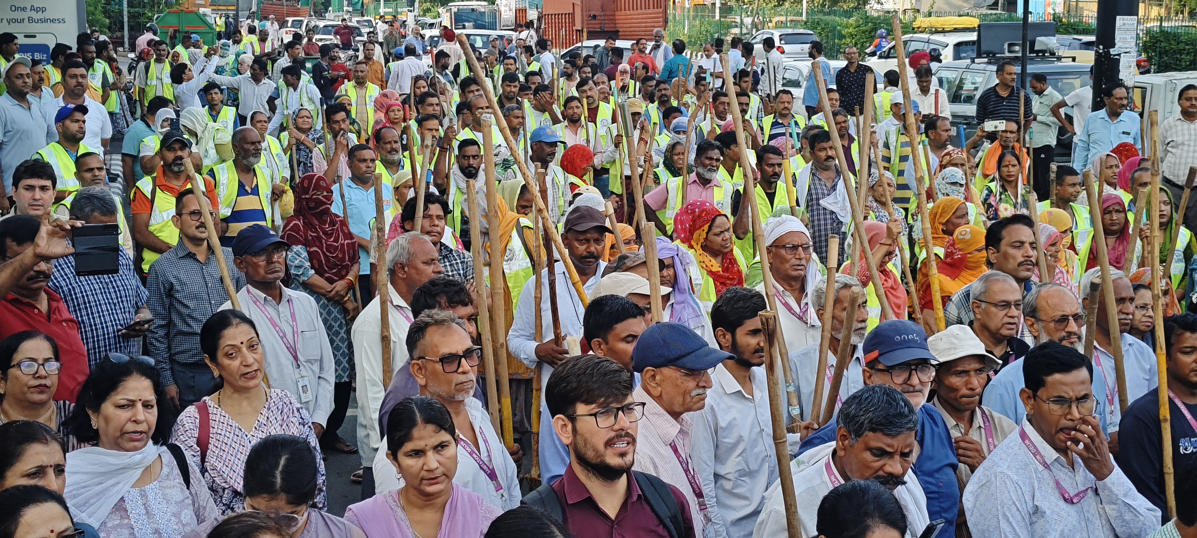 MCD Launches Cleanliness Drive, Rekha Gupta Appeals For Garbage-Free Delhi