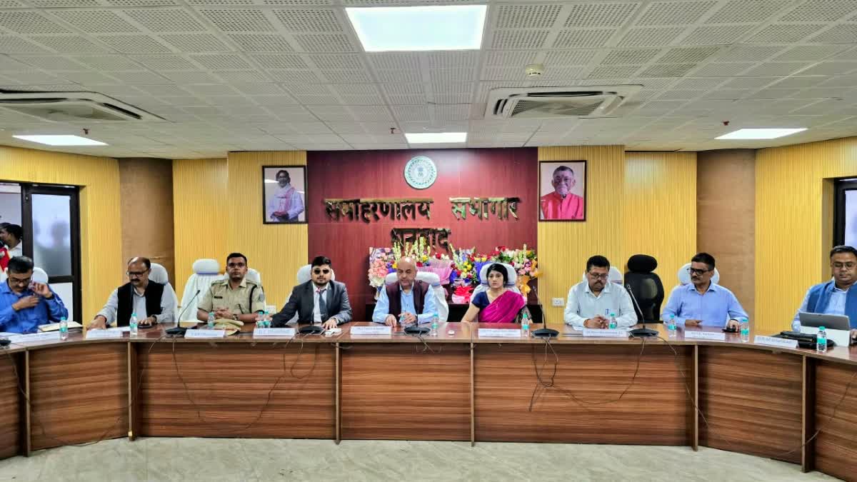 Tarun Kapoor Dhanbad Collectorate