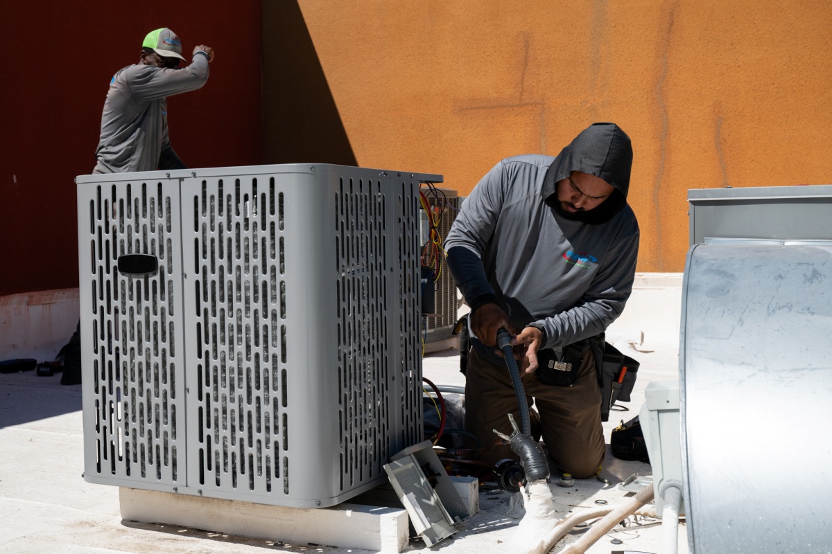 AC repairmen
