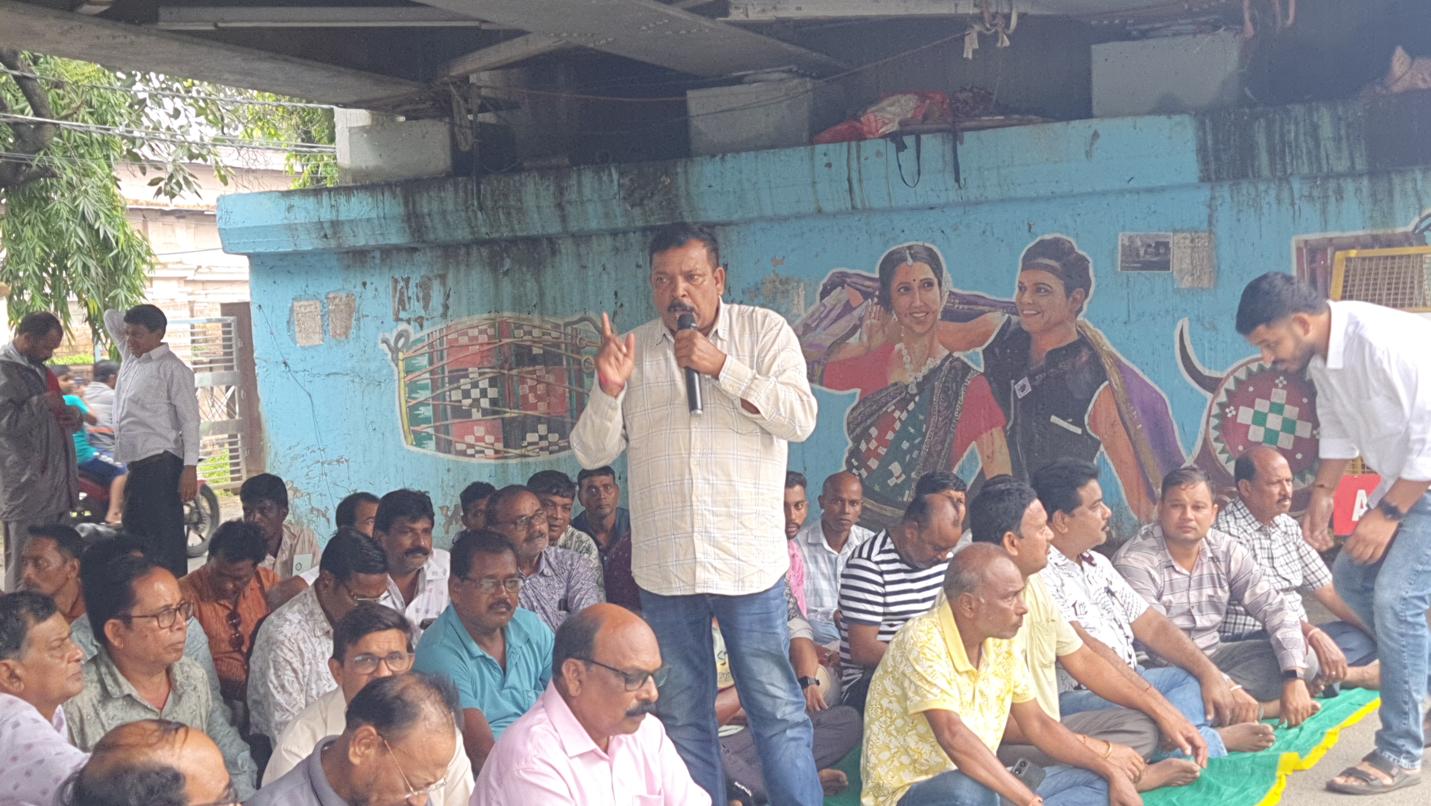 Sambalpur District Farmers' Protection Organization President Byomkesh Thakur