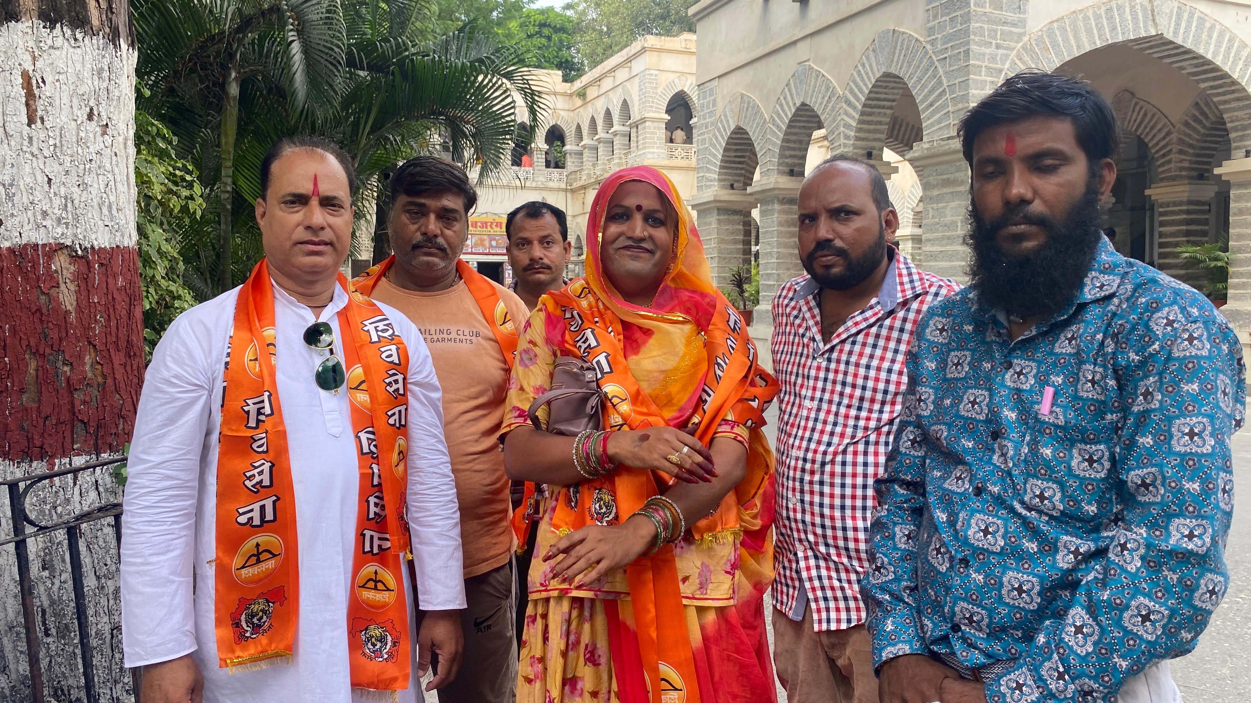 किन्नर मीरा राठौड़ ने निर्दलीय प्रत्याशी के रूप में नामांकन दाखिल किया