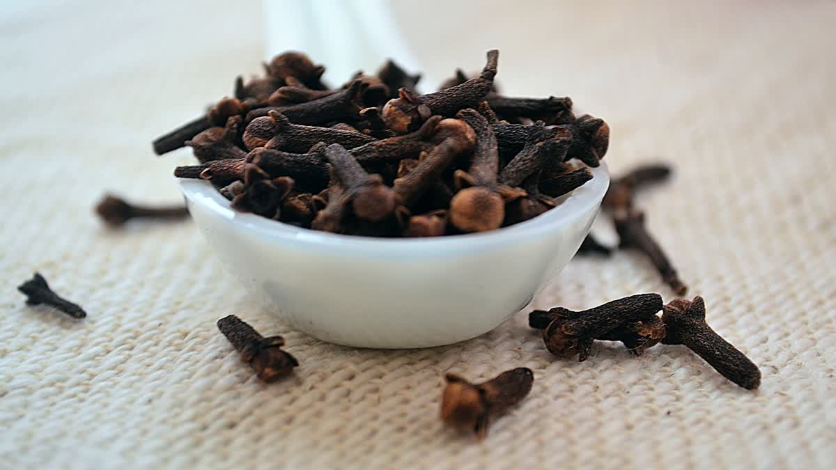 CLOVES BENEFITS  CLOVE WATER BENEFITS  HEALTH BENEFITS OF CLOVE WATER  ಲವಂಗದ ನೀರಿನ ಆರೋಗ್ಯ ಪ್ರಯೋಜನಗಳು