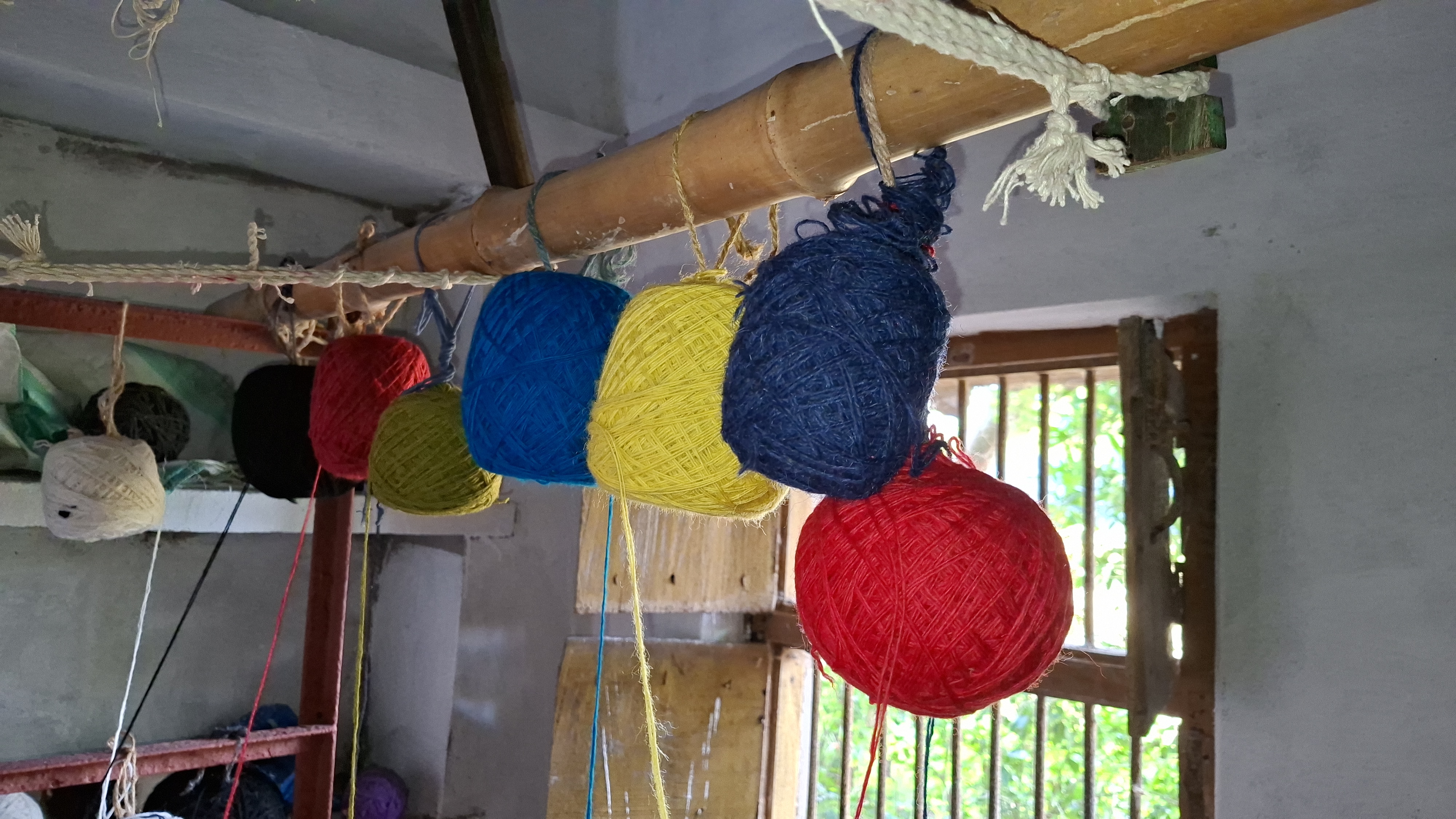 Kendrapara’s Women Weavers Left Waiting As Banks Deny Loans For Woolen Carpet Craft