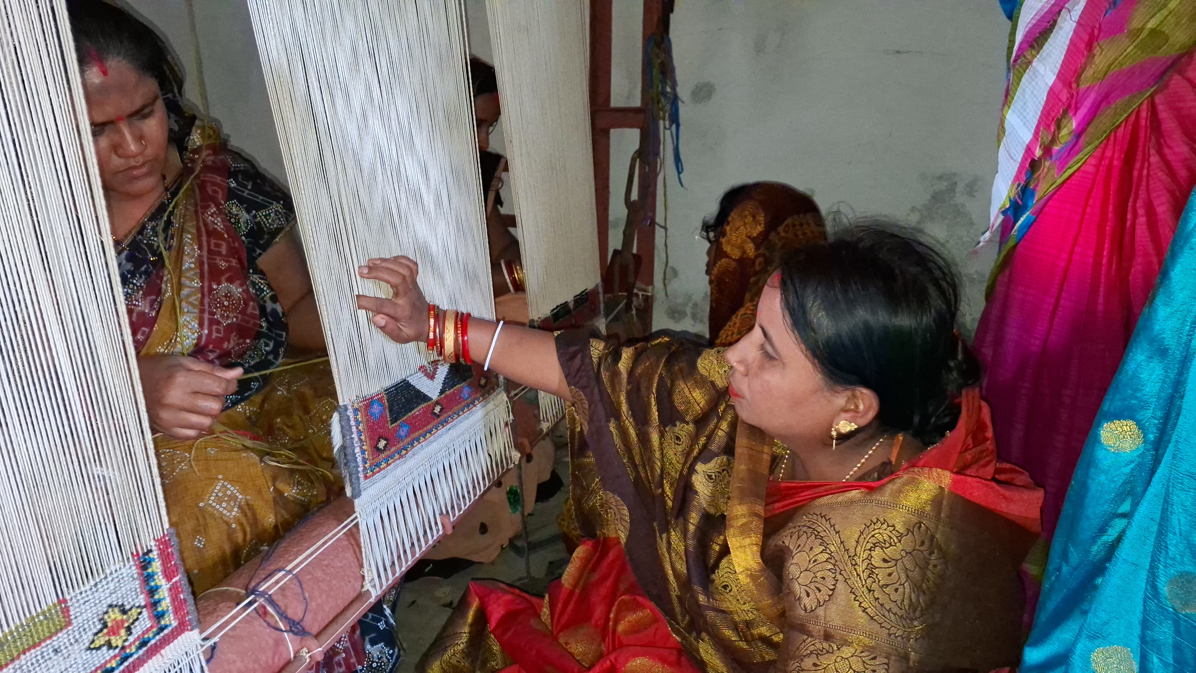 Kendrapara’s Women Weavers Left Waiting As Banks Deny Loans For Woolen Carpet Craft