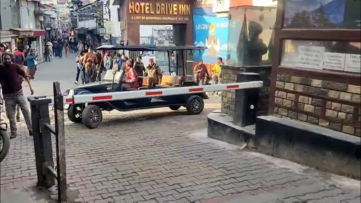 Mussoorie Barrier Breaking Incident