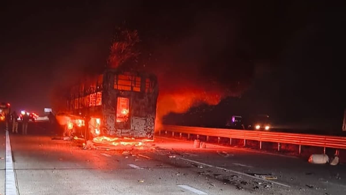 Passenger Bus Catches Fire After Collision With A Truck In Maharashtra ...