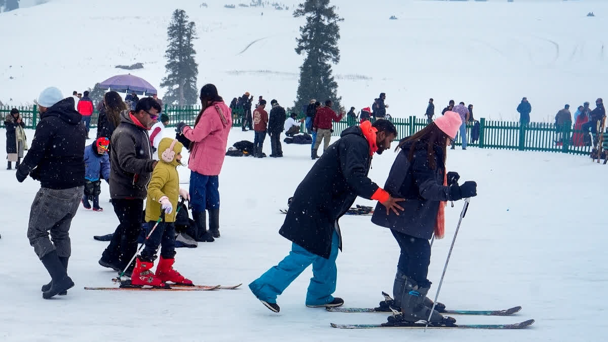 gulmarg-freezes-at-minus-7-no-major-western-disturbance-in-jammu-kashmir-until-january-20