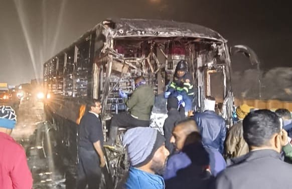 Passenger Bus Catches Fire After Collision With A Truck In Maharashtra ...