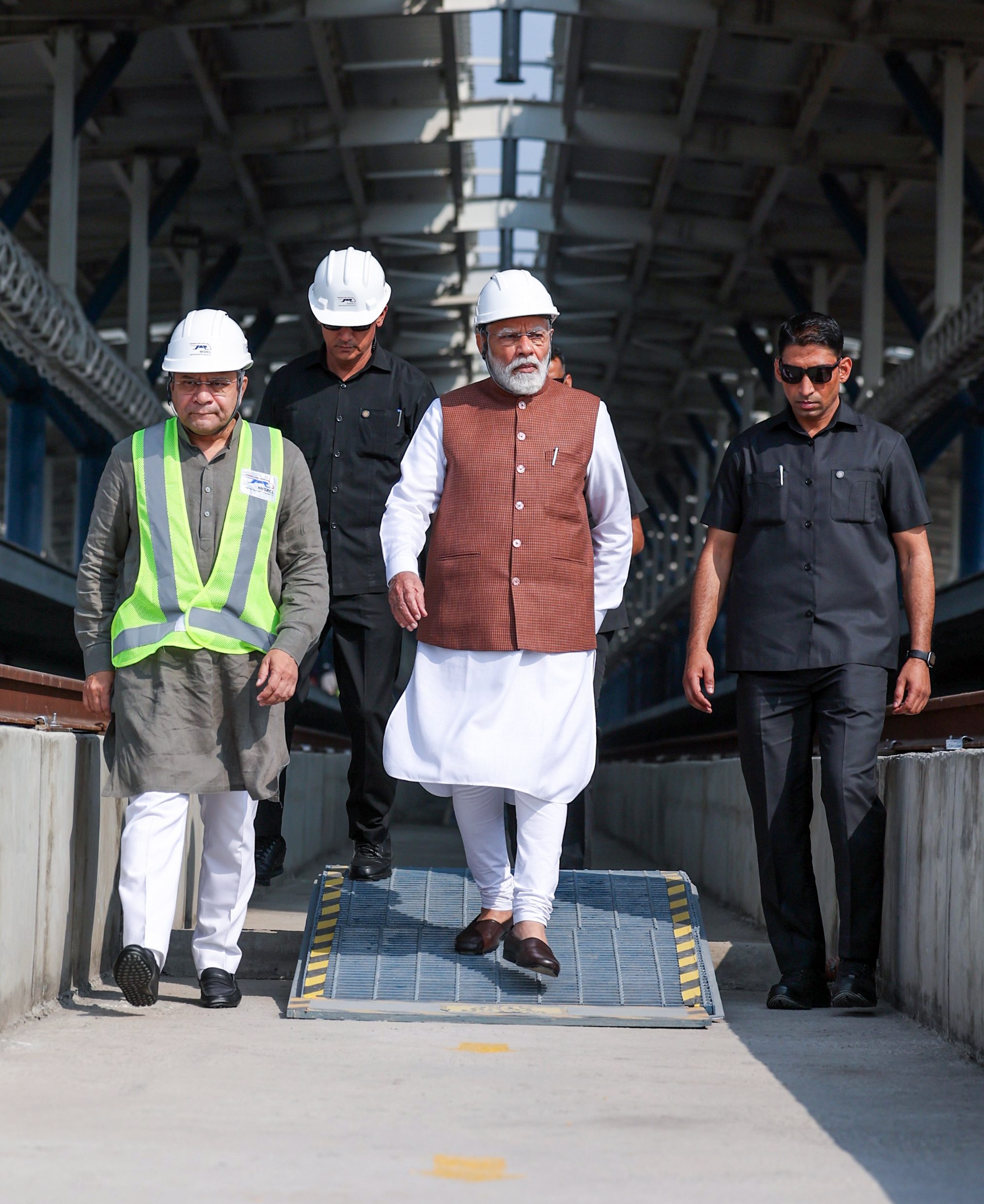 mumbai-ahmedabad-bullet-train-to-bring-two-cities-by-reduce-commuting-time